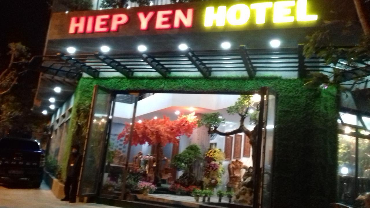 Отель Khach San Hiep Yen Туихоа Экстерьер фото